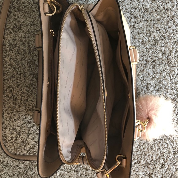 Authentic Michael Kors - Picture 3 of 6